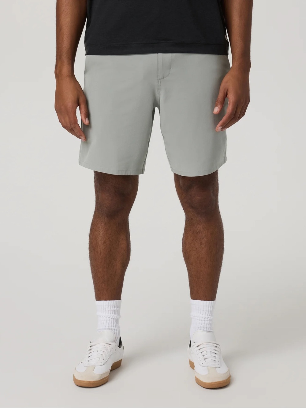 NWT Vuori Aim Short 8”